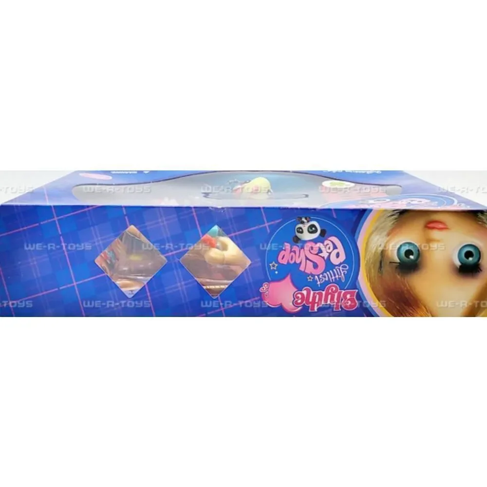 Blythe Love's Littlest Pet Shop Sight Seeing Cute London Doll Set 2010 Hasbro NE